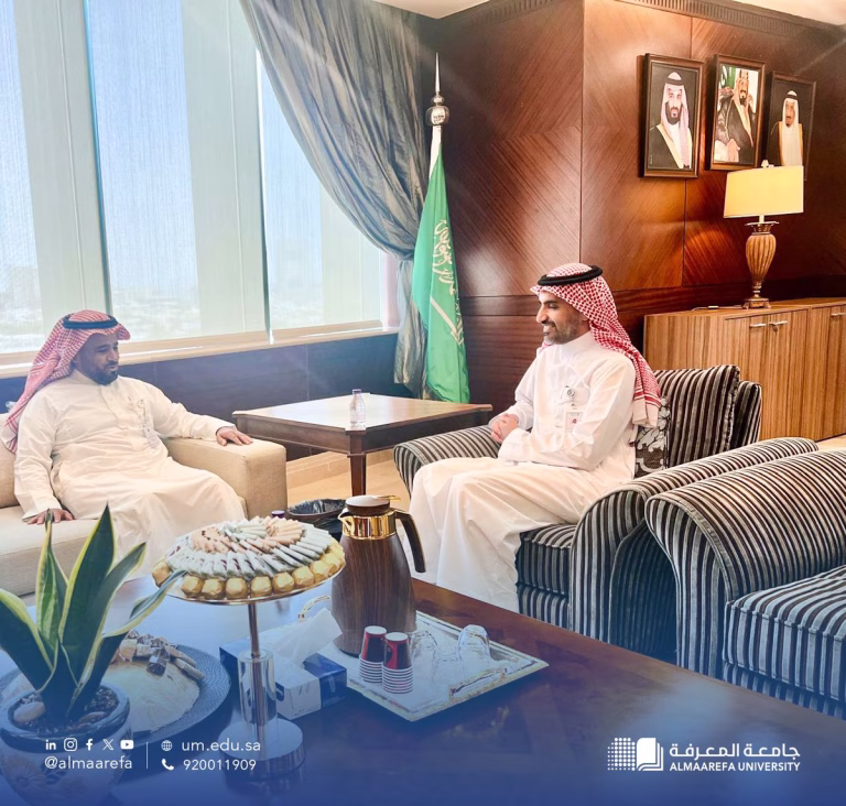 رئيس جامعة المعرفة وأمين مجلس الأمناء يزوران مساعد أمين مجلس شؤون الجامعات لتعزيز التعاون المشترك