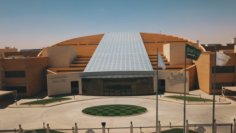 بدء العمل في عيادة الجامعة بالشراكة مع مجمع الدرعية الطبي