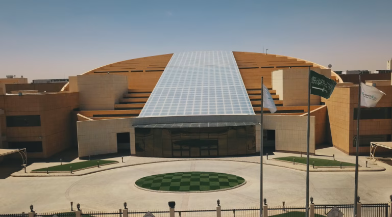 برنامج بكالوريوس الطب البشري بجامعة المعرفة يحقق الاعتماد البرامجي الكامل